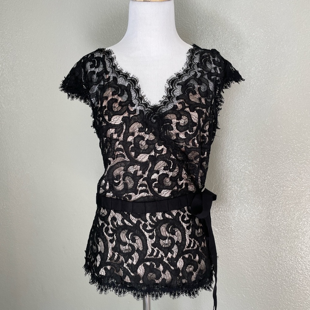 Beautiful Diane Von Furstenberg Essex silk lace top